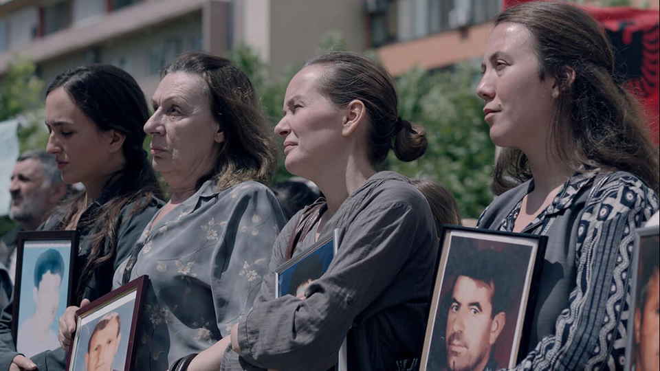 «Η Βασίλισσα της Κυψέλης» με τα λόγια της δημιουργού, Μπλέρτα Μπασόλι