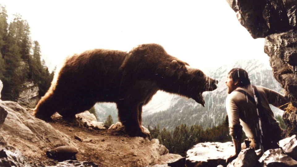 Ο Μίκι Ρουρκ, ο Ρόμπερτ Ντε Νίρο και μια Αρκούδα στη VHS συλλογή του Cinobo