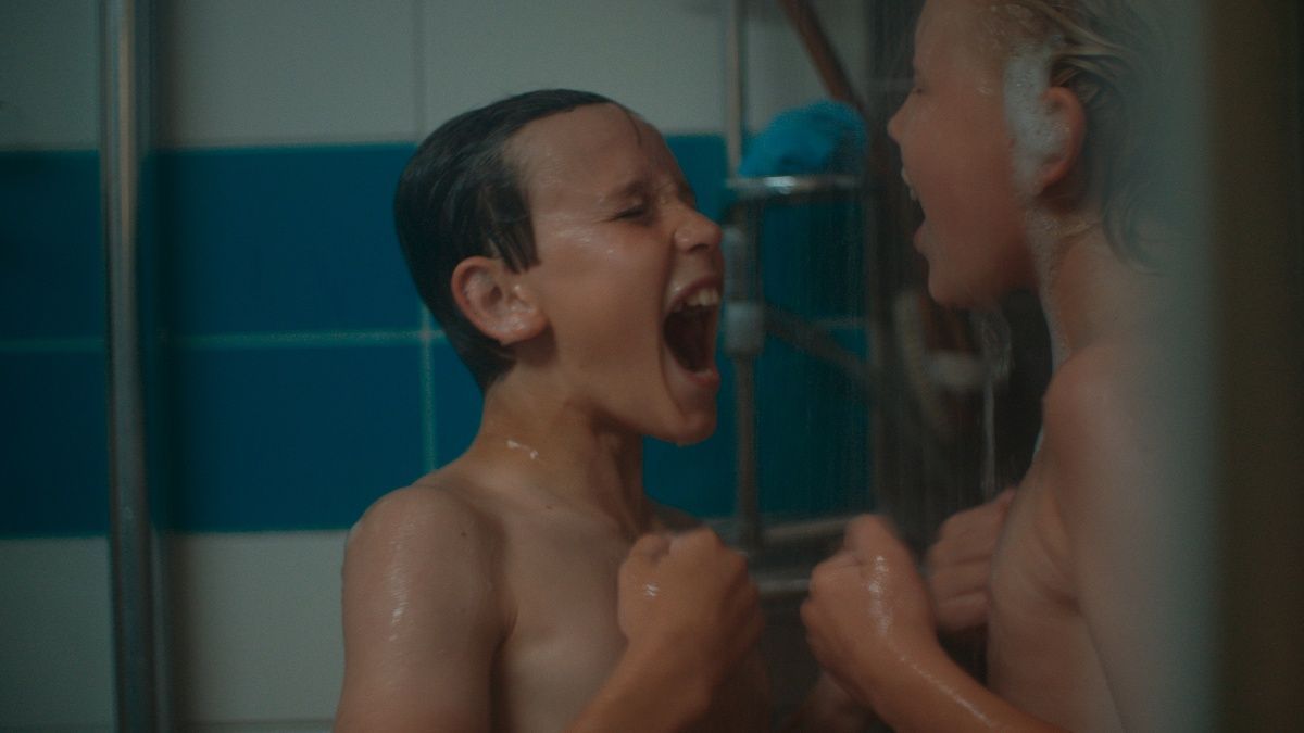 shower-boys-3.jpg