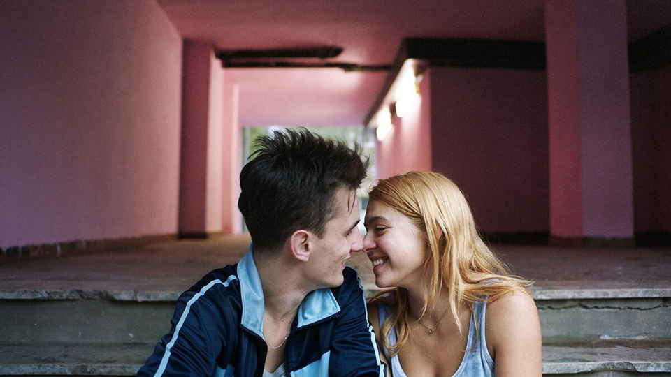 Πήγαινέ με Κάπου Ωραία: road trip από την Ολλανδία στη Βοσνία κι από την παιδικότητα στην ενηλικίωση